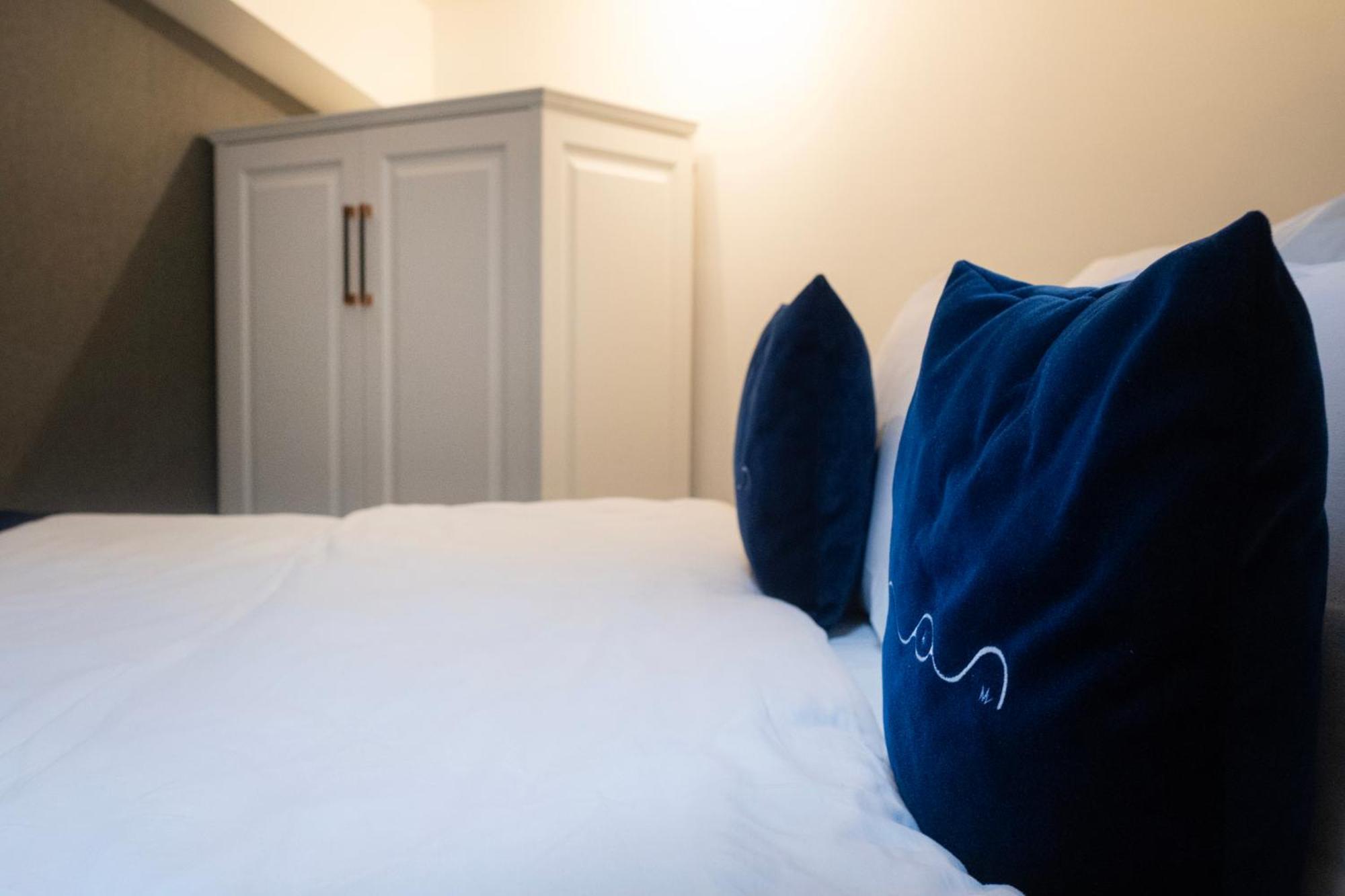 Nam Hotel Призрен Экстерьер фото