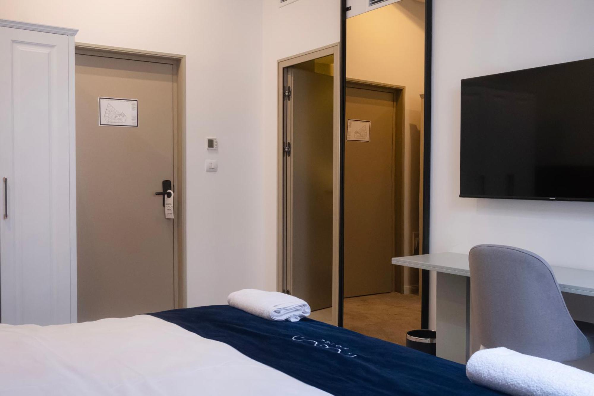 Nam Hotel Призрен Экстерьер фото