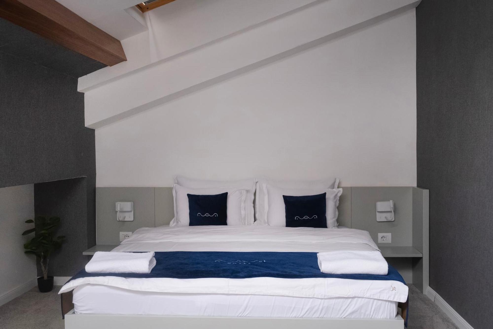Nam Hotel Призрен Экстерьер фото